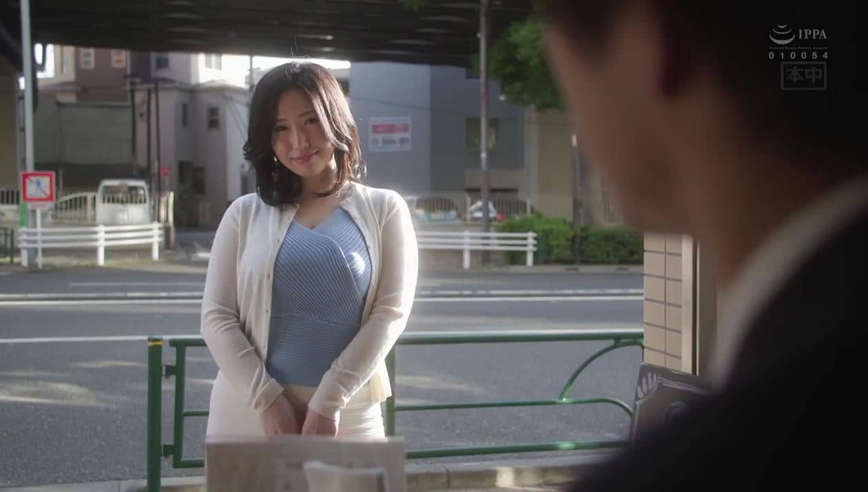 Chồng yếu không làm lên đỉnh, vợ lên mạng tìm trai trẻ làm tình khỏe