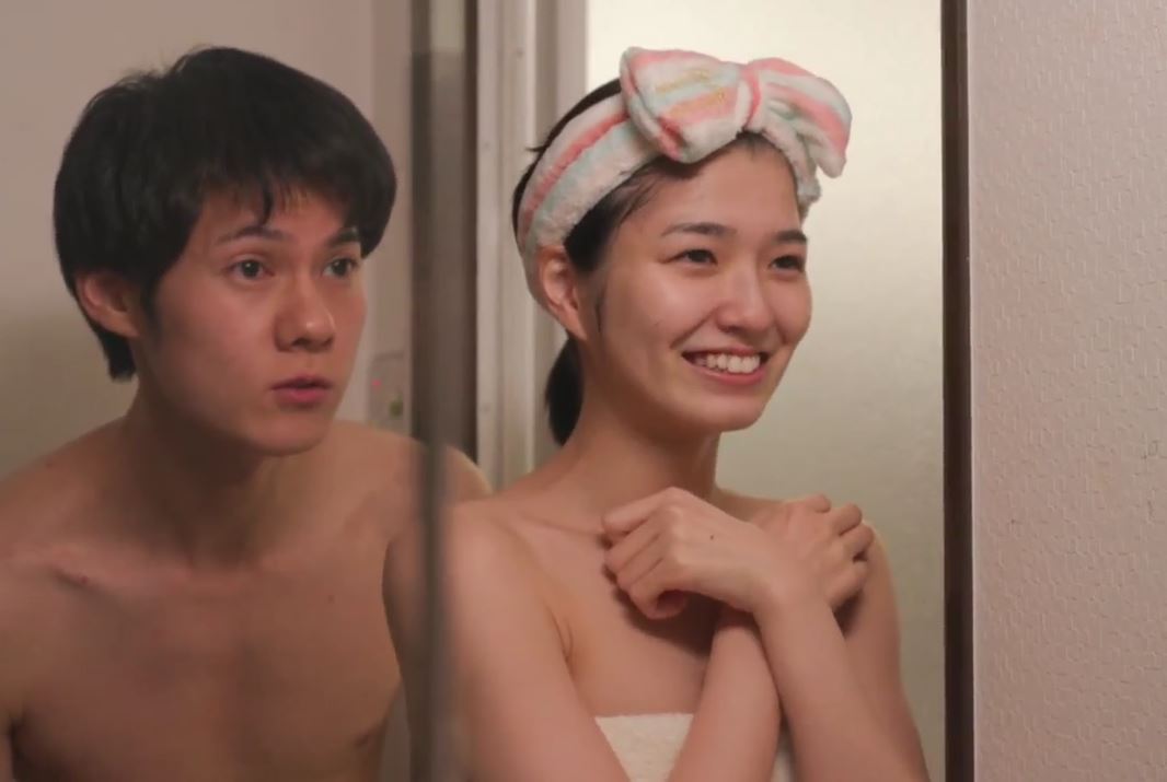 Cực phẩm địt em đồng nghiệp dễ thương cả đêm sau khi trễ tàu về nhà